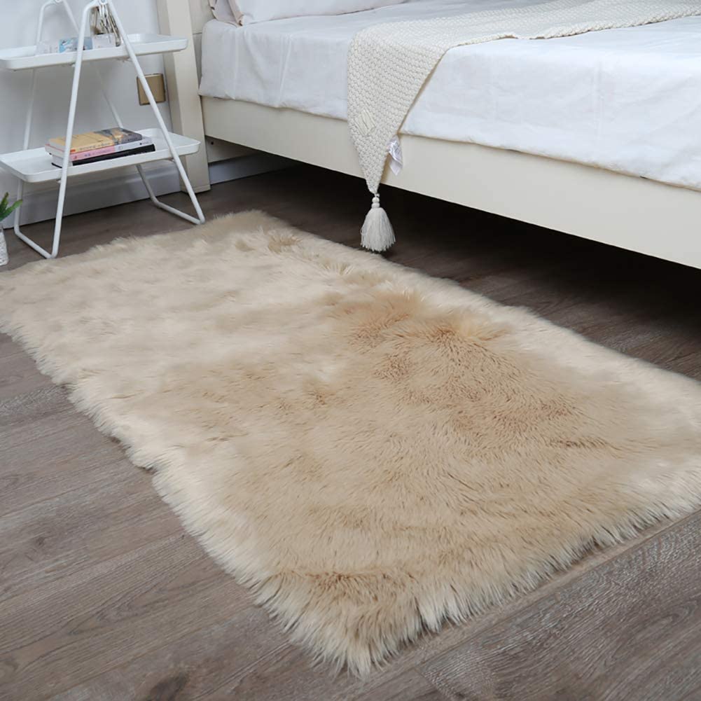 Tapete Pie de Cama 110cm x 60cm Peluche - Crema