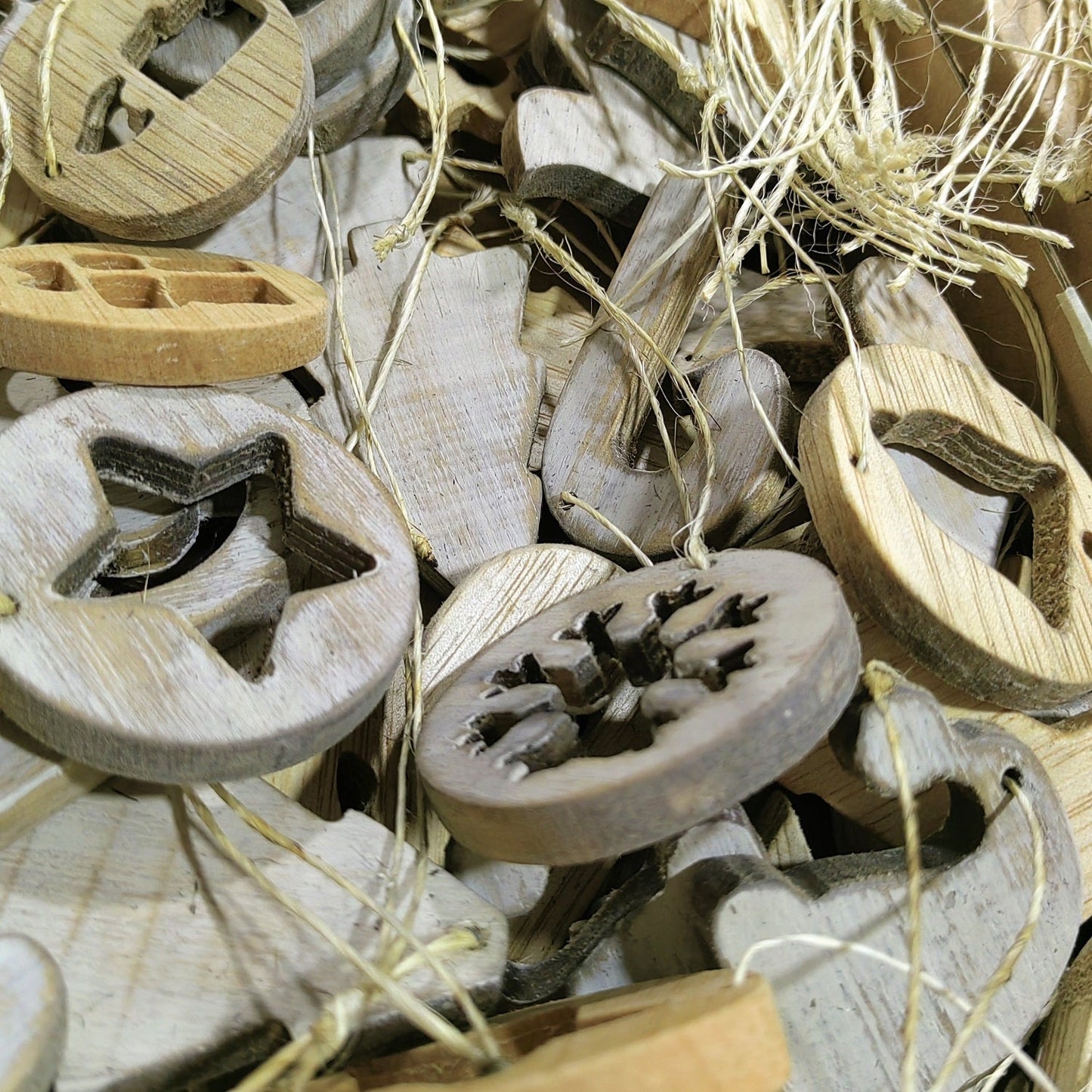 Juego de adornos navideños en madera vintage tallados 